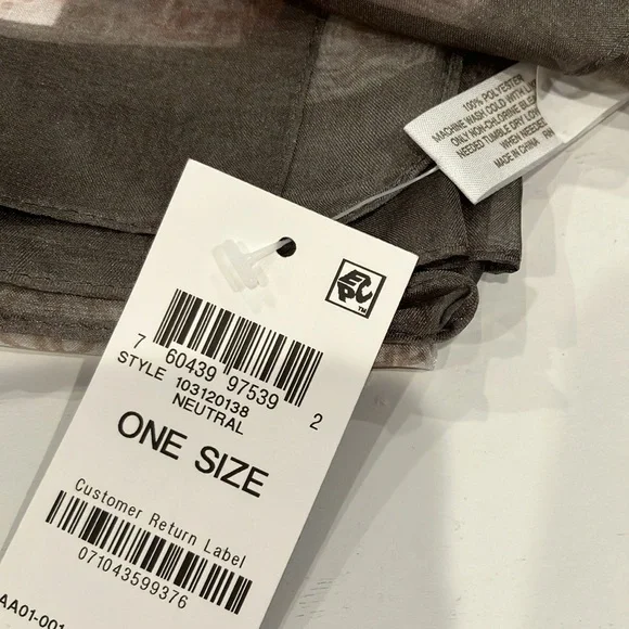 Giani Bernini | Pink & Gray Floral Scarf - Picture 10 of 11